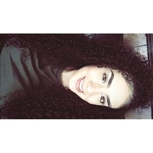 Meet your Posher, Jenavee